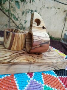 كوب خشب الزيتون الطبيعي